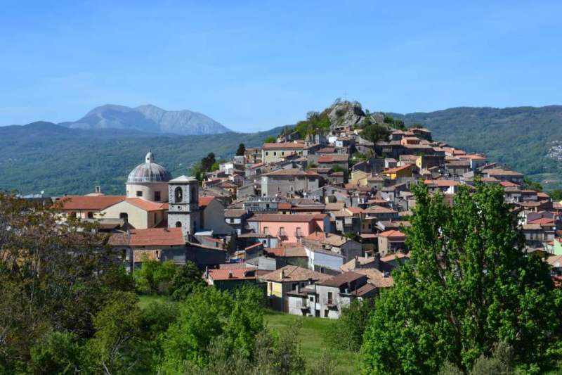 Rotonda, un borgo immerso nella natura che racconta la Basilicata più autentica