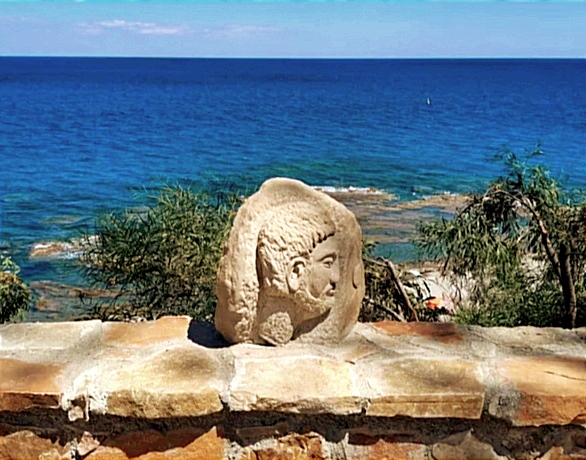 Capo Bruzzano: la rinascita di un angolo di Calabria tra arte e natura