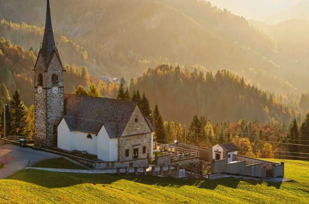 Borghi di montagna d’Italia dove l’autunno tocca le cime