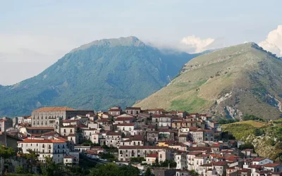 Aieta, uno dei borghi più belli della Calabria è un nugolo di case incastonate sul Pollino.